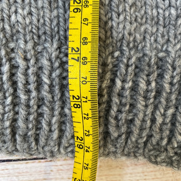 Hand Knit Cowichan Style Zip-Up Hand Knit Sweater | Gray Wool | Women’s L - Picture 5 of 6